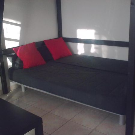 Studio Climatise. Proche Parking, Commerces Et Mer Apartment Carqueiranne Exterior photo